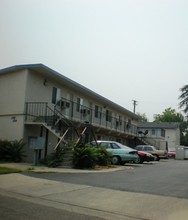 Park View Apartments in Redding, CA - Foto de edificio - Building Photo