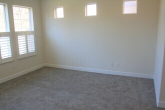 10765 Serratina Dr in Reno, NV - Building Photo - Building Photo