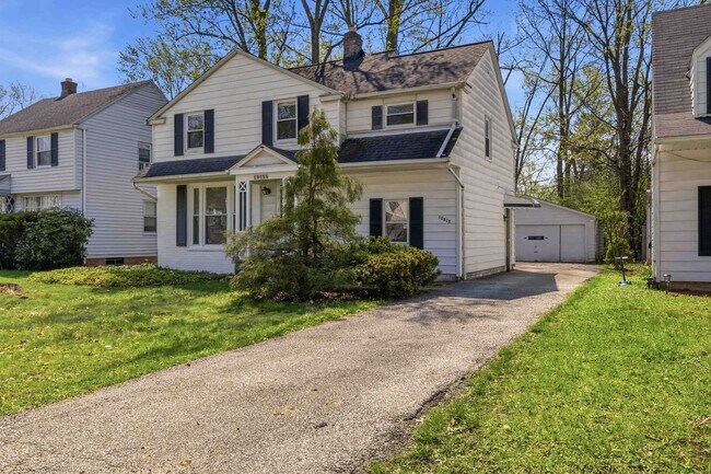 19714 Shakerwood Rd in Warrensville Heights, OH - Building Photo - Building Photo