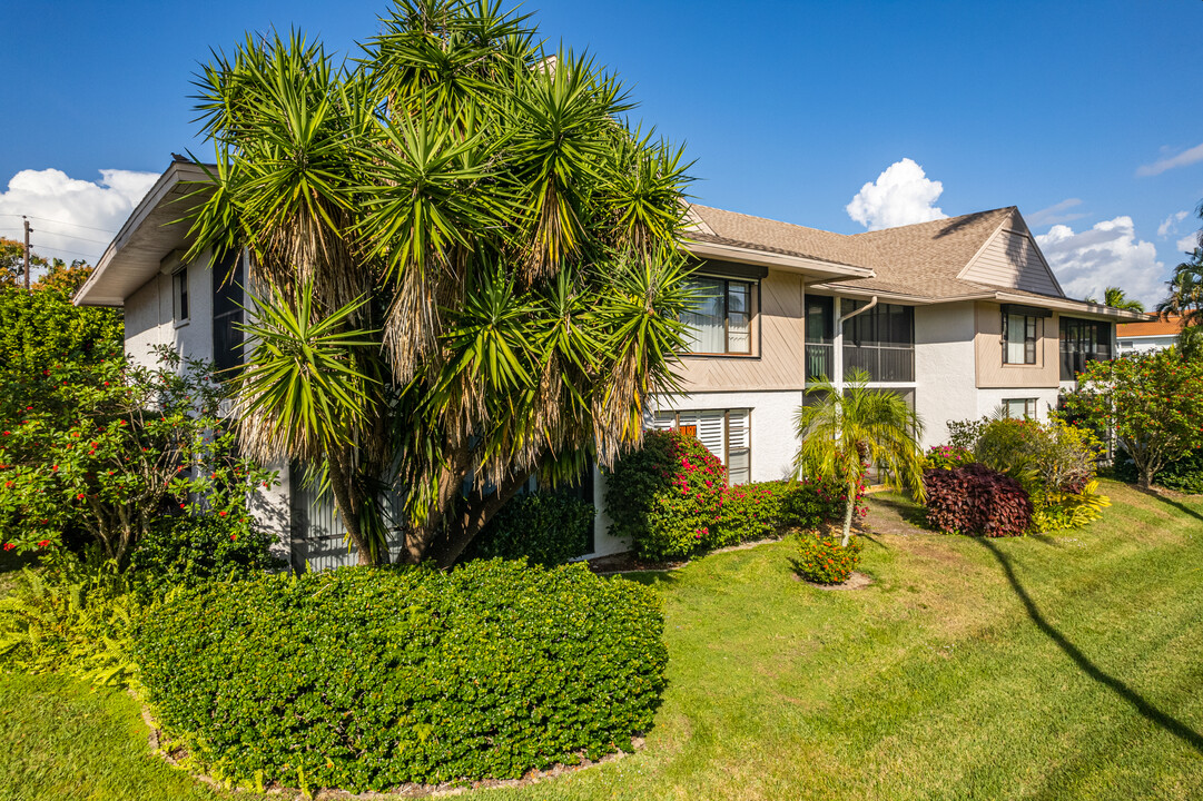 415 10th Ave S in Naples, FL - Building Photo