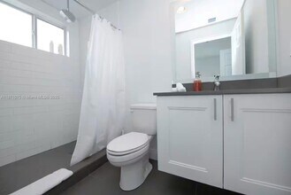 541 NW 33rd St, Unit 1 in Miami, FL - Building Photo - Building Photo