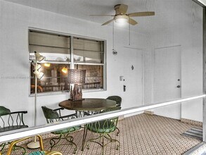 541 Blue Heron Dr in Hallandale Beach, FL - Foto de edificio - Building Photo
