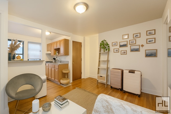 32 STREET in Queens, NY - Building Photo - Building Photo