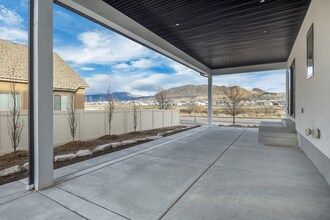 1452 Meadow Glen Dr in Bluffdale, UT - Building Photo - Building Photo