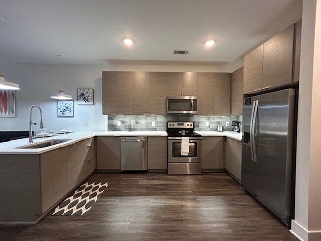 455 Legends Pl in Atlanta, GA - Building Photo - Building Photo