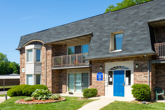 Arbor Circle Apartments in Ypsilanti, MI - Building Photo - Building Photo