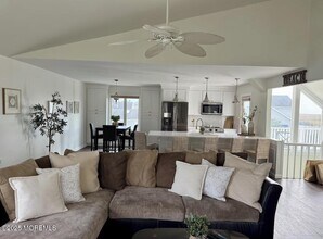 104 Catherine Ln in Stafford Township, NJ - Building Photo - Building Photo