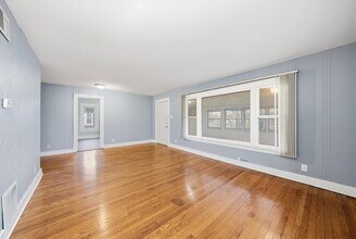 18335 Sherman St in Lansing, IL - Building Photo - Building Photo