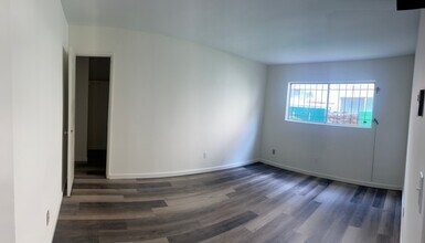 12711 Matteson Ave, Unit 4 in Los Angeles, CA - Foto de edificio - Building Photo
