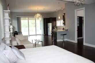 5862 Homeland Rd in Lake Worth, FL - Building Photo - Building Photo