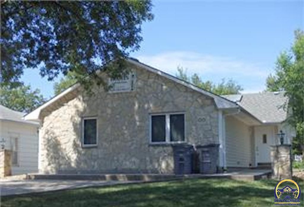 1013 Sylvan St in Emporia, KS - Building Photo