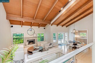 1108 Howard Hls Rd in Lafayette, CA - Building Photo - Building Photo
