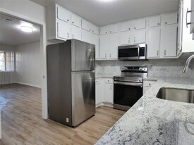 610 Golfview Dr in Richmond, TX - Building Photo