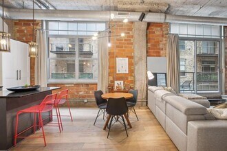 521 S 7th St in Minneapolis, MN - Building Photo - Building Photo