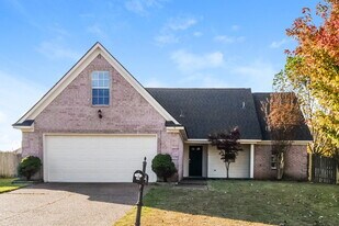 115 Winding Creek Dr in Oakland, TN - Building Photo
