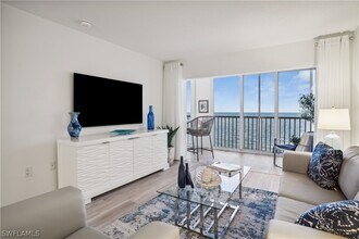 25900 Hickory Blvd in Bonita Springs, FL - Building Photo - Building Photo
