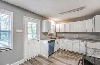 3049 Kirkcaldy Rd in Memphis, TN - Building Photo - Building Photo