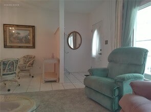 2011 Australia Way W in Clearwater, FL - Building Photo - Building Photo