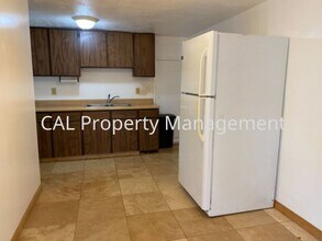 277 Van Buren St-Unit -Apt B in Monterey, CA - Building Photo - Building Photo