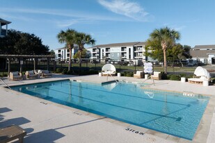 Stoneleigh in Corpus Christi, TX - Building Photo