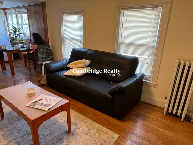 28A Cherry St, Unit #2E in Somerville, MA - Building Photo - Building Photo
