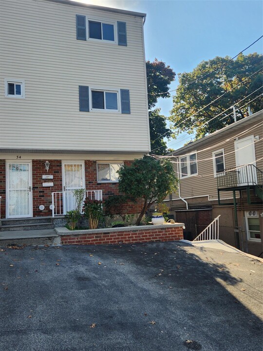 34 Lockwood Ave in Yonkers, NY - Building Photo