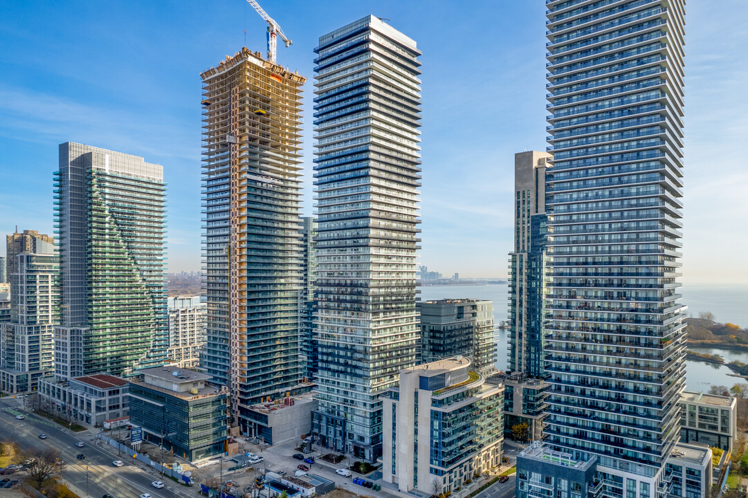 Lago at the Waterfront in Toronto, ON - Building Photo