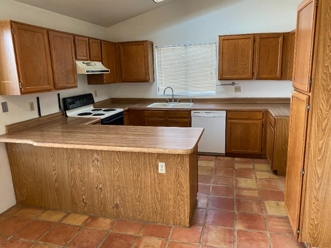 7840 N Viewpointe Cir in Tucson, AZ - Building Photo - Building Photo
