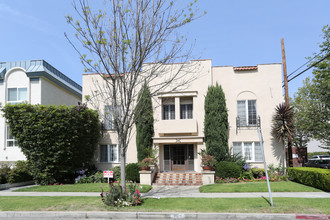 121 S Elm Dr in Beverly Hills, CA - Building Photo - Building Photo