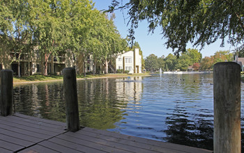 Edgewater Condominiums in Bakersfield, CA - Building Photo - Building Photo