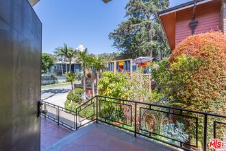 1268 N Sweetzer Ave in West Hollywood, CA - Building Photo - Building Photo