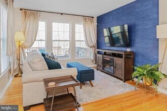 2618 Summer Breeze Ct in Odenton, MD - Building Photo - Building Photo