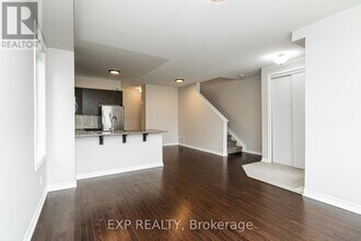 1168 Chapman Mills Dr in Ottawa, ON - Building Photo - Building Photo
