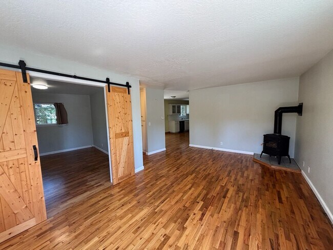 124 Pine St in Santa Cruz, CA - Building Photo - Building Photo
