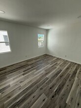 10214 O'Melveny Ave in Los Angeles, CA - Building Photo - Building Photo