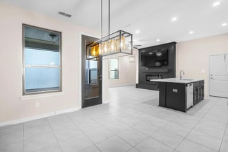 10308 N 13th St in McAllen, TX - Foto de edificio - Building Photo