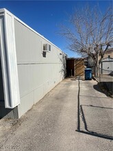 3295 N Nellis Blvd in Las Vegas, NV - Building Photo - Building Photo