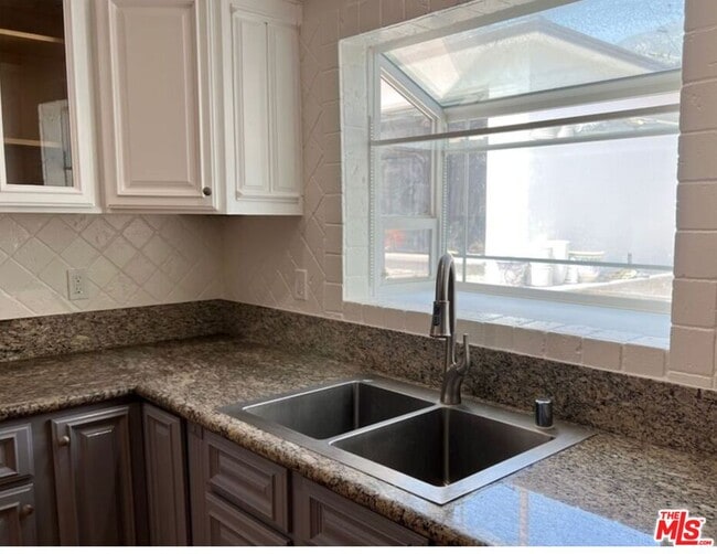 3317 Burritt Way in Glendale, CA - Building Photo - Building Photo