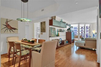 4779 Collins Ave in Miami Beach, FL - Building Photo - Building Photo