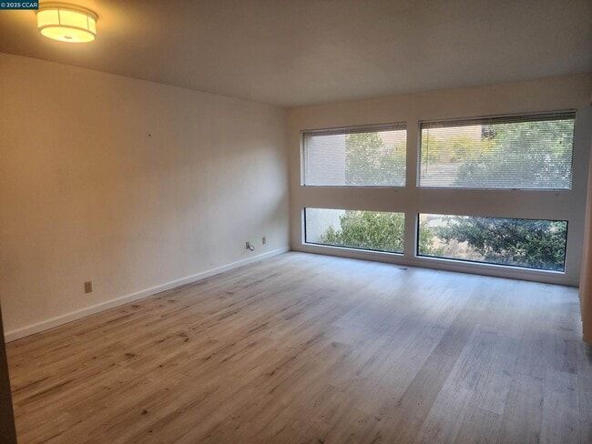 1600 Carmel Dr in Walnut Creek, CA - Building Photo - Building Photo