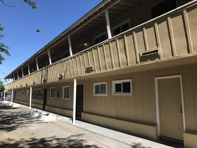 City View Terrace in Sacramento, CA - Foto de edificio - Building Photo