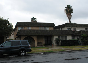 3842 Howard Ave in Los Alamitos, CA - Building Photo - Building Photo