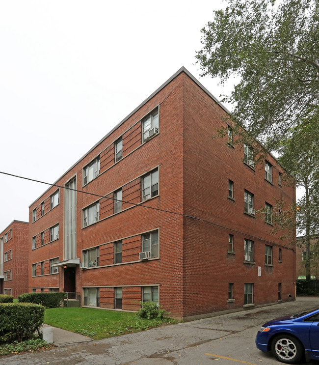 Claremount Court in Hamilton, ON - Building Photo - Building Photo