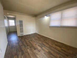 2713 SW 9th Ave in Amarillo, TX - Building Photo - Interior Photo