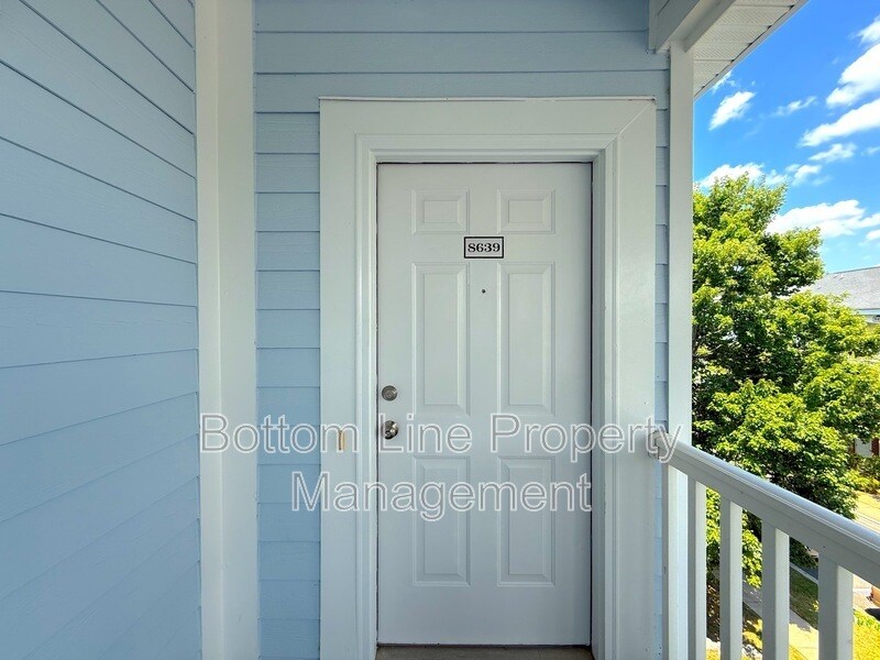 8639 Coralbell Ln in Charlotte, NC - Building Photo
