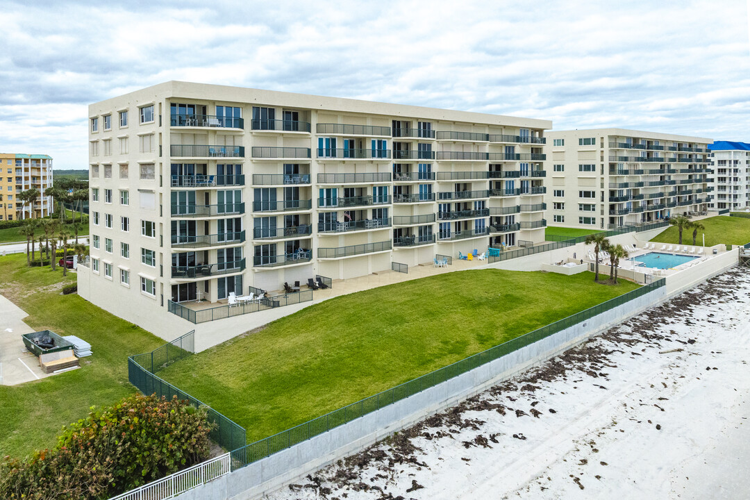 Towers Eight & Nine in Ponce Inlet, FL - Building Photo