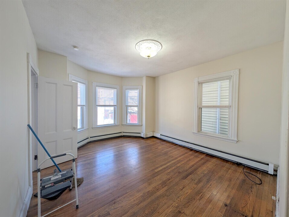 392 Washington St, Unit 2 in Somerville, MA - Foto de edificio