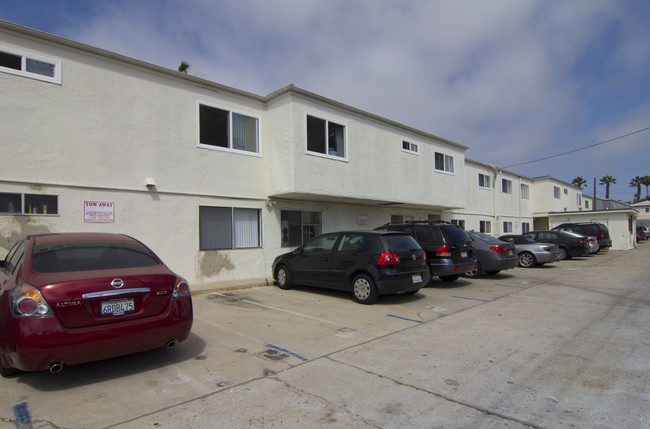 Ocean Beach Apartments in San Diego, CA - Building Photo - Building Photo