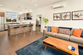 208 16th Ave in Seattle, WA - Building Photo - Building Photo