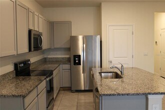 17567 Crescent Moon Lp in Bradenton, FL - Building Photo - Building Photo